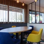 Kyriad Niort-espace Mendesfrance 3* Niort