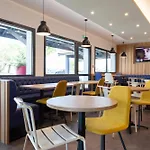 Kyriad Niort-espace Mendesfrance Hotel 3*