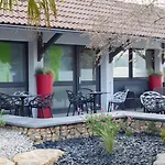 Kyriad Niort-espace Mendesfrance Hotel 3*