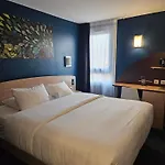 Kyriad Niort-espace Mendesfrance Niort