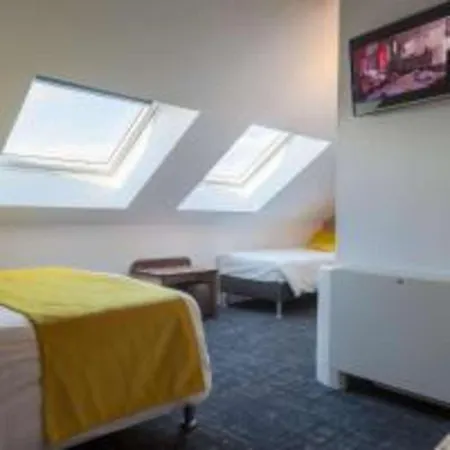 Hotell Kyriad Niort-espace Mendesfrance