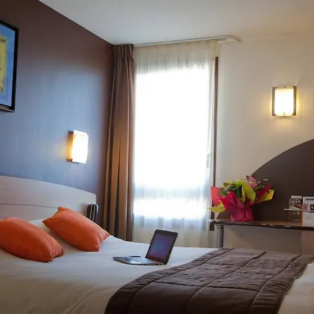 Kyriad Niort-espace Mendesfrance