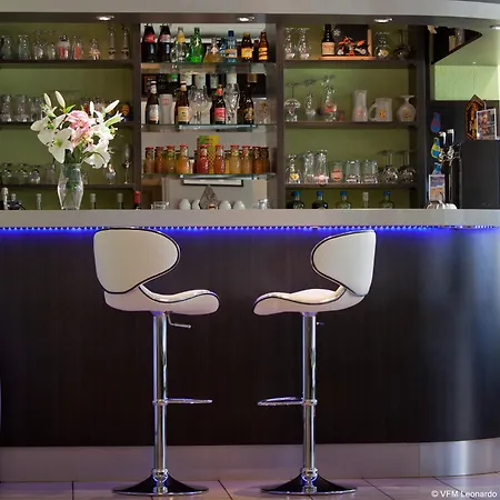 Kyriad Niort-espace Mendesfrance 3* Niort