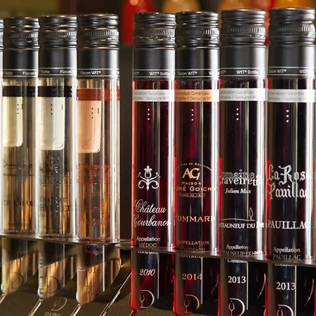 Hotel Kyriad Niort-espace Mendesfrance 3*