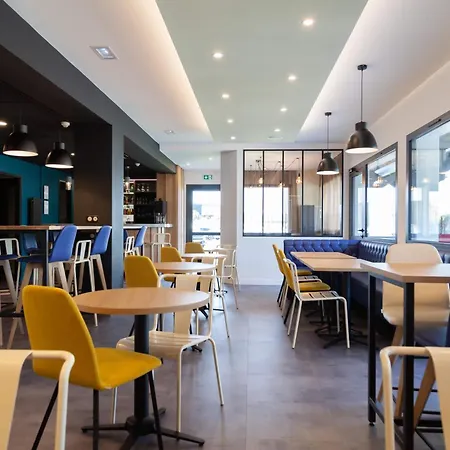 Kyriad Niort-espace Mendesfrance Hotel 3*