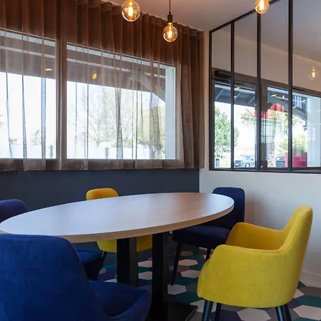 Kyriad Niort-espace Mendesfrance 3* Niort