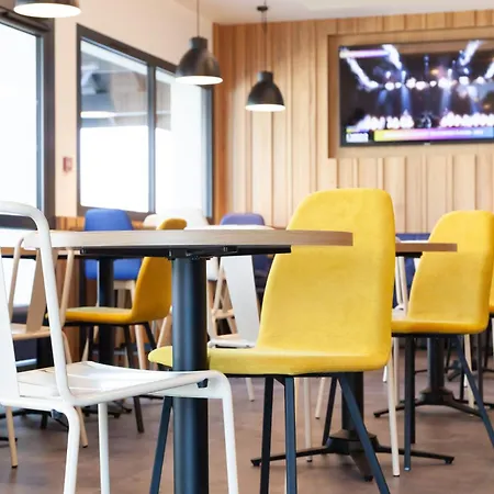 Kyriad Niort-espace Mendesfrance Niort