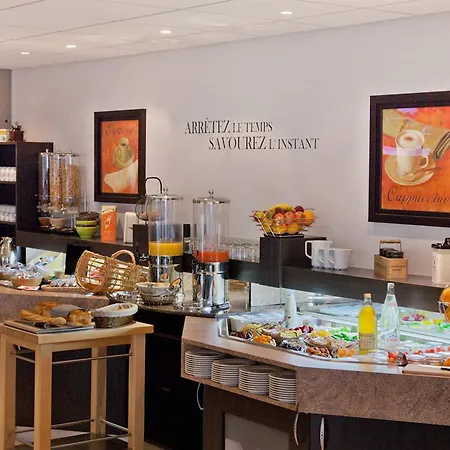 Hotell Kyriad Niort-espace Mendesfrance Niort