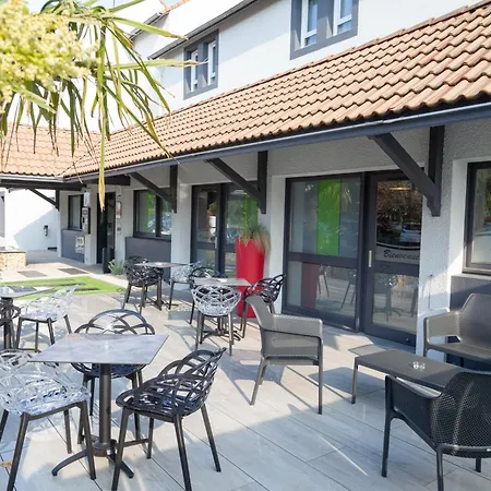 Kyriad Niort-espace Mendesfrance Niort