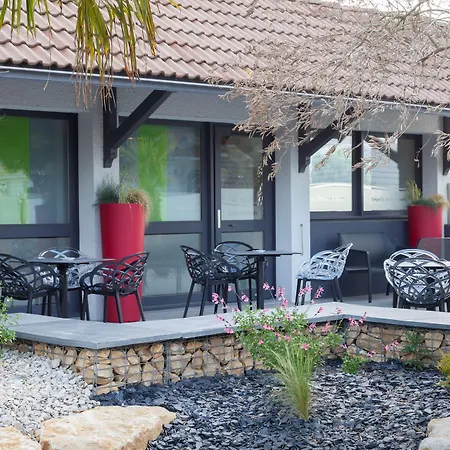 Kyriad Niort-espace Mendesfrance Hotel 3*