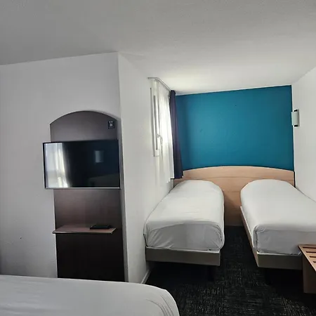 ホテル Kyriad Niort-espace Mendesfrance ニオール