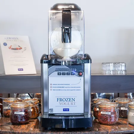 Kyriad Niort-espace Mendesfrance Hotel 3*