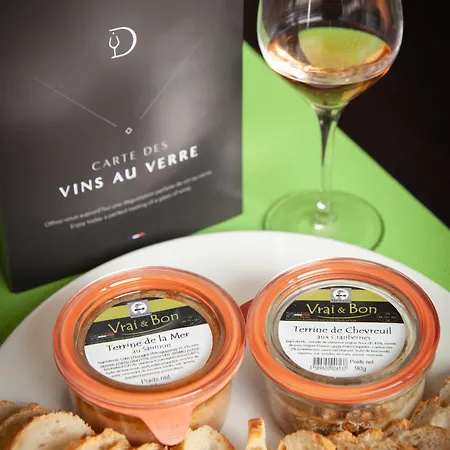 Kyriad Niort-espace Mendesfrance 3*