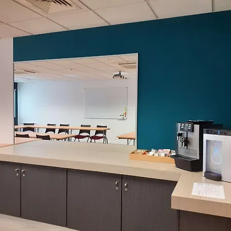 Kyriad Niort-espace Mendesfrance Hotel