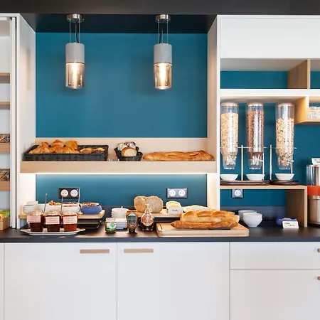 Kyriad Niort-espace Mendesfrance Hotel