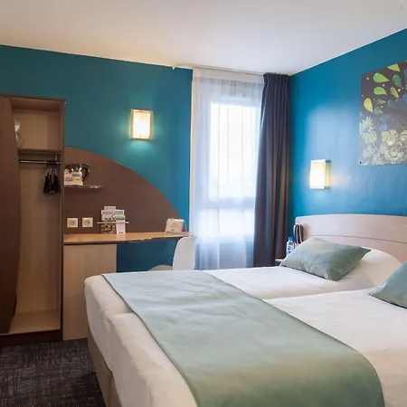 Szálloda Kyriad Niort-espace Mendesfrance 3*