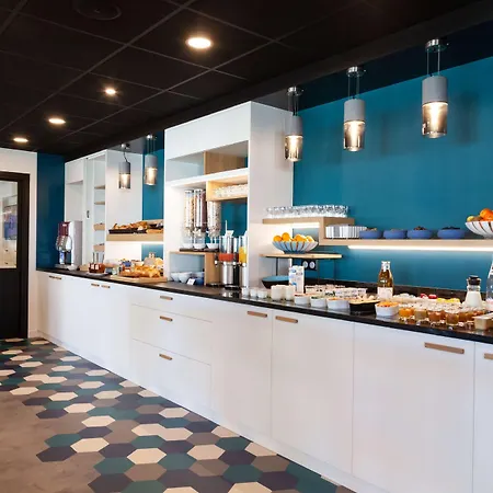 Kyriad Niort-espace Mendesfrance