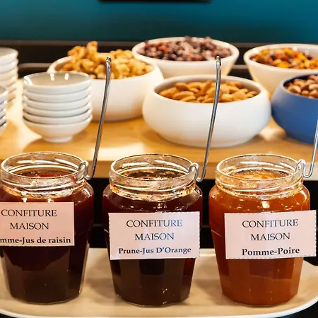 Kyriad Niort-espace Mendesfrance Hotel