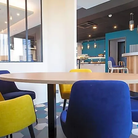 Kyriad Niort-espace Mendesfrance Hotel