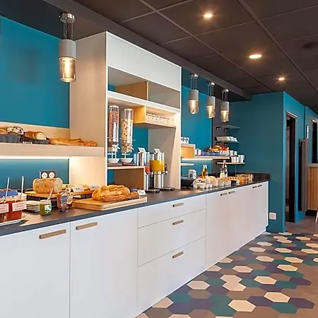 Kyriad Niort-espace Mendesfrance Niort