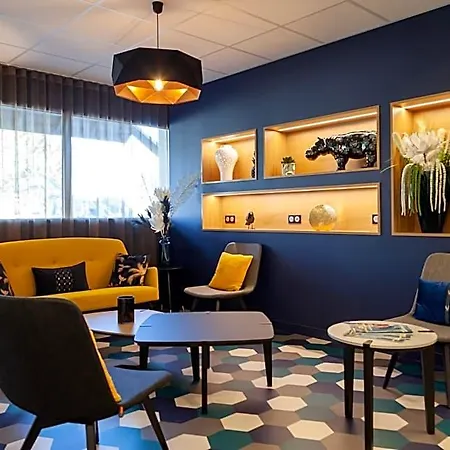 Kyriad Niort-espace Mendesfrance Hotel 3*