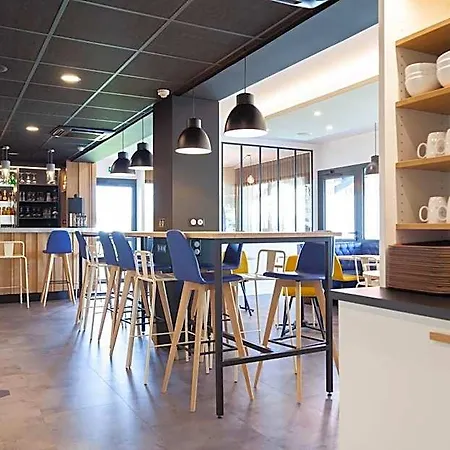 Kyriad Niort-espace Mendesfrance Hotel 3*