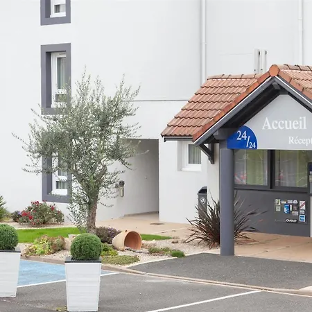 Kyriad Niort-espace Mendesfrance Hotel