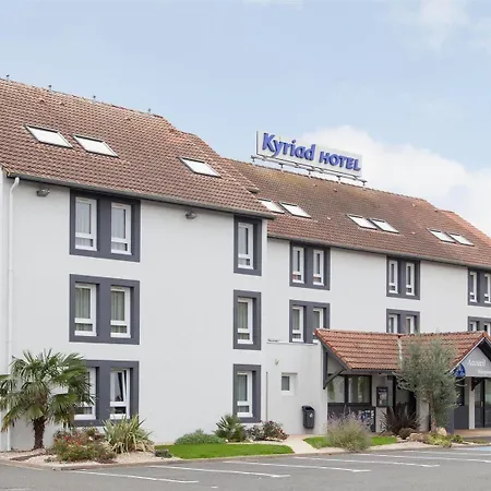 Hotell Kyriad Niort-espace Mendesfrance 3*