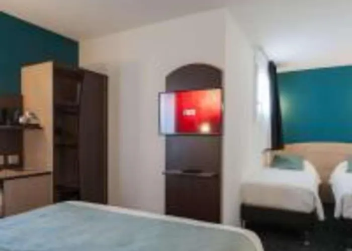 Hotel Kyriad Niort-espace Mendesfrance 3*