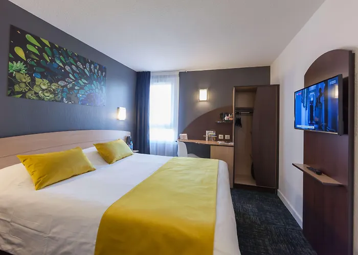 Kyriad Niort-espace Mendesfrance Hotel