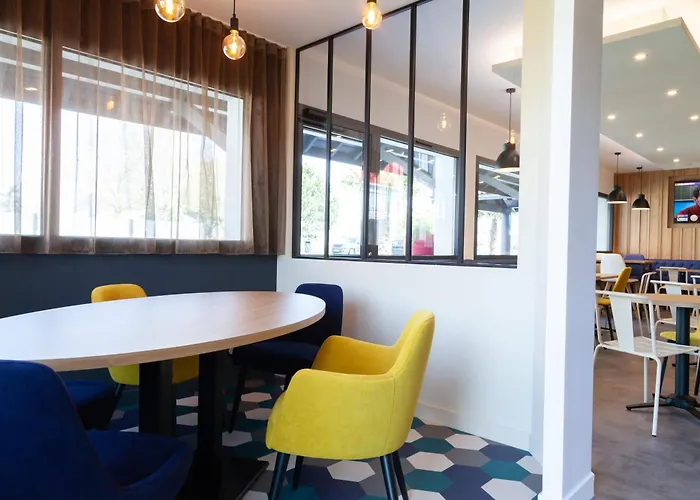 Kyriad Niort-espace Mendesfrance Hotel