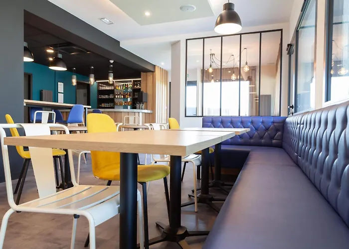 Kyriad Niort-espace Mendesfrance Hotel 3*