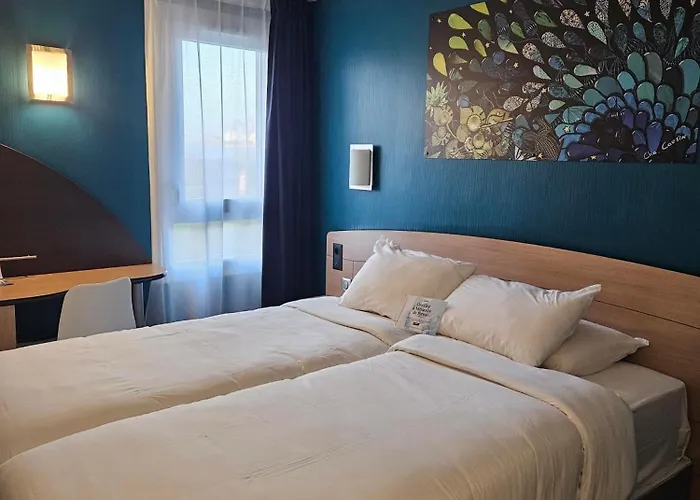 Kyriad Niort-espace Mendesfrance Hotel 3*