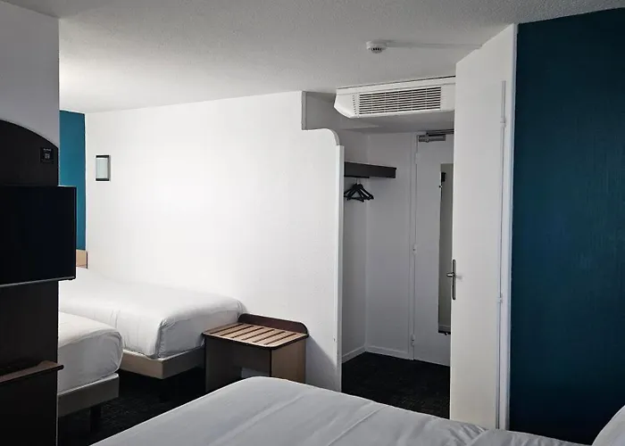 Hotel Kyriad Niort-espace Mendesfrance 3*