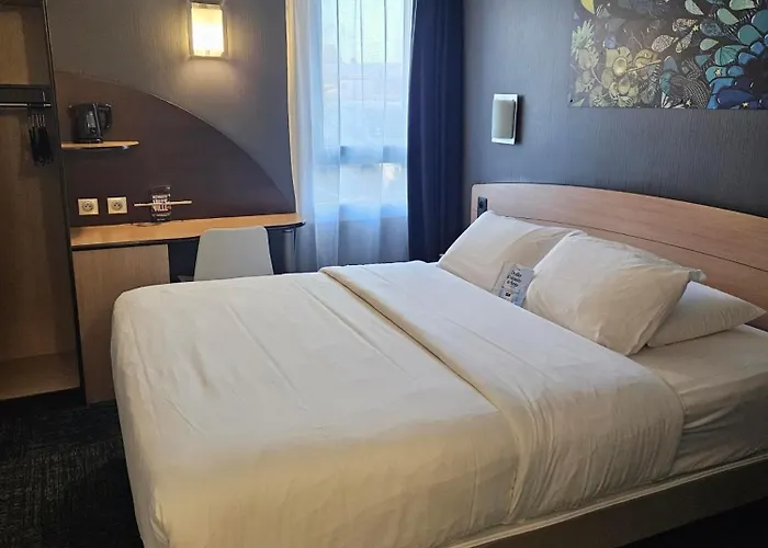 Kyriad Niort-espace Mendesfrance 3*