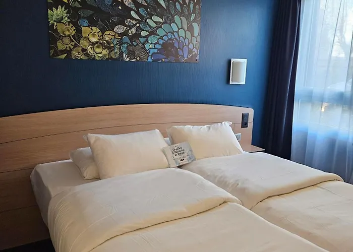 Kyriad Niort-espace Mendesfrance 3* Niort