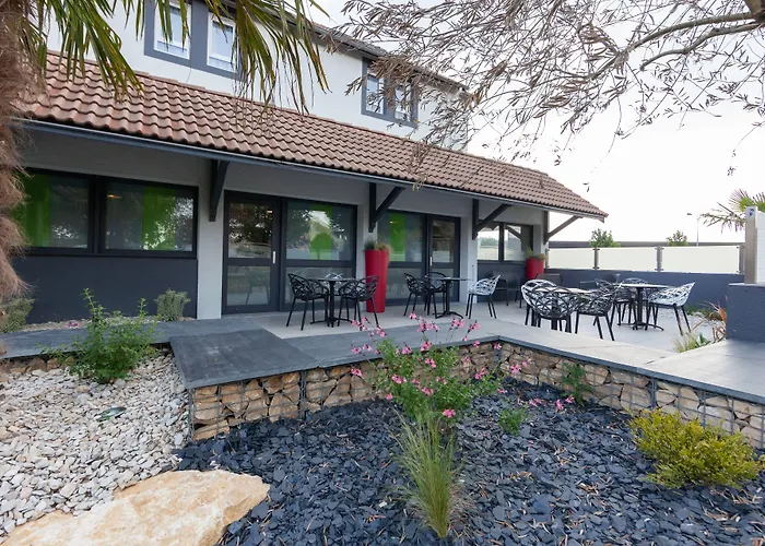 Kyriad Niort-espace Mendesfrance 酒店 尼奥尔