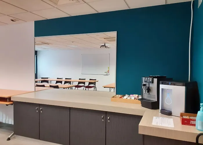 Kyriad Niort-espace Mendesfrance Hotel