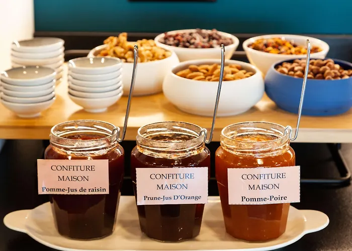 Kyriad Niort-espace Mendesfrance Hotel